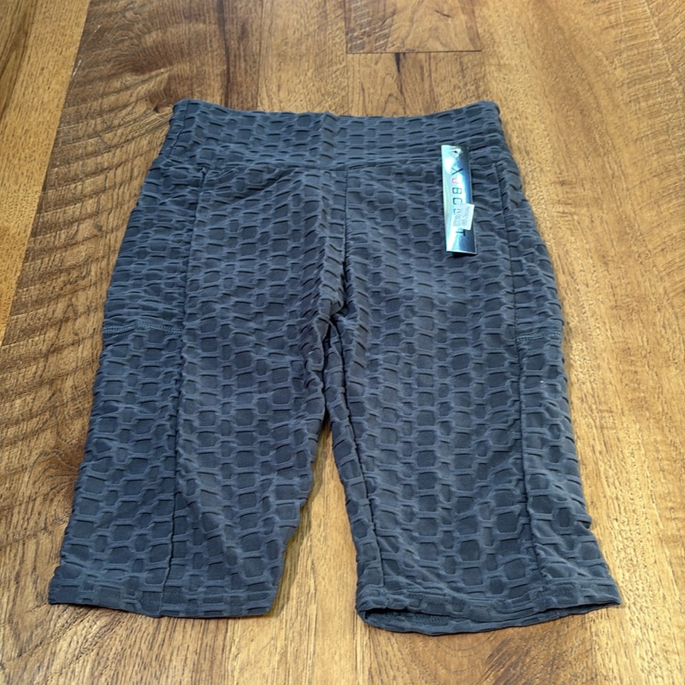 NWT XJ BOOST Woman’s Grey Bike Shorts Size S/M